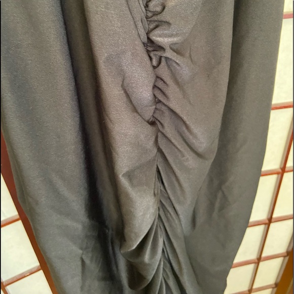 NWT Pretty Little Thing ruched back and sides dress size 22. - Picture 7 of 8